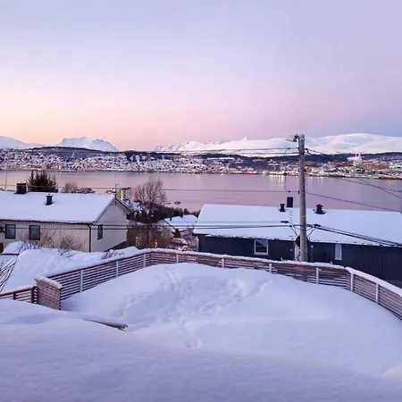 Uranus - View Over Tromsoya Lägenhet