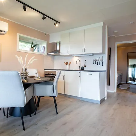 Апартаменты Uranus - View Over Tromsoya Tomasjorda