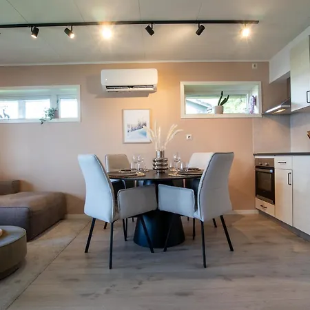 Uranus - View Over Tromsoya 아파트 *